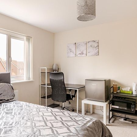 Large Double Room & Private Ensuite Bathroom, Badbury Park, Swindon, Near Great Western Hospital ภายนอก รูปภาพ